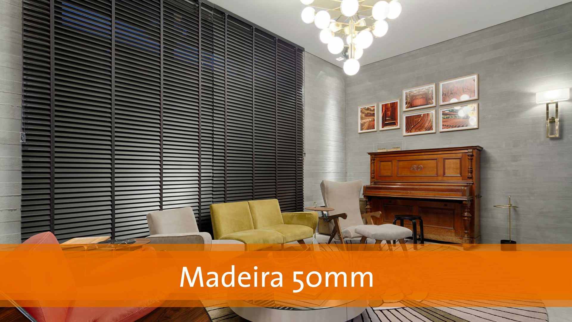 Persianas rolô em fachada envidraçada